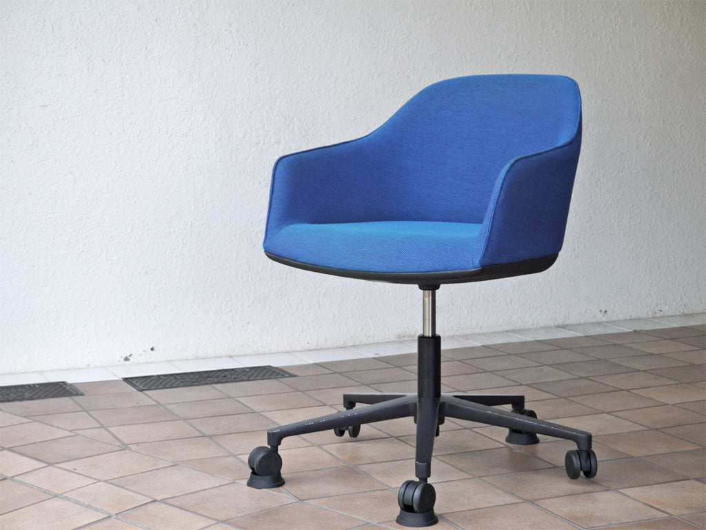 ヴィトラ vitra ソフトシェル SOFTSHELL デスクチェア 5スターベース キャスター ブルーココナッツカラー ファブリック 昇降機能付き 定価￥114,400- 中古品 買い取りしました。