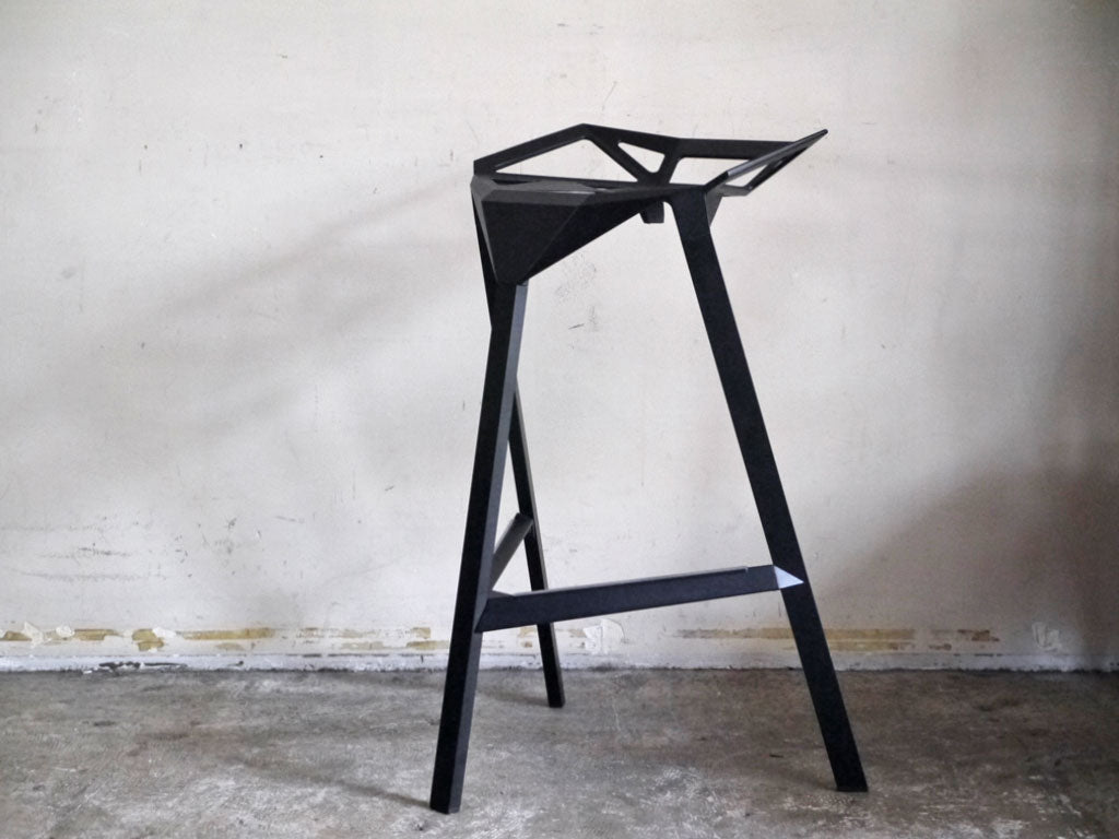 マジス MAGIS スツールワン STOOL_ONE カウンターチェア アルミニウム ブラック コンスタンティン・グルチッチ 中古品 買い取りしました。