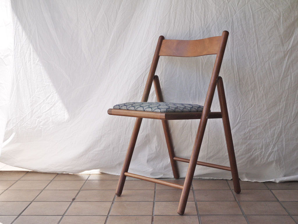 無印良品 MUJI 折り畳みチェア フォールディングチェア ブナ材 ミナペルホネン mina perhonen タンバリン tambourin 生地 グレー × ネイビー 北欧デザイン 廃番  中古品 買い取りしました。