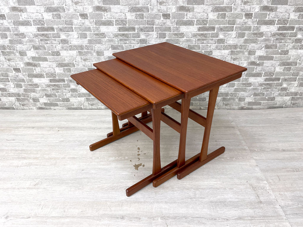 デンマークビンテージ Danish Vintage チーク材 ネストテーブル サイドテーブル 北欧家具 中古品 買い取りしました。