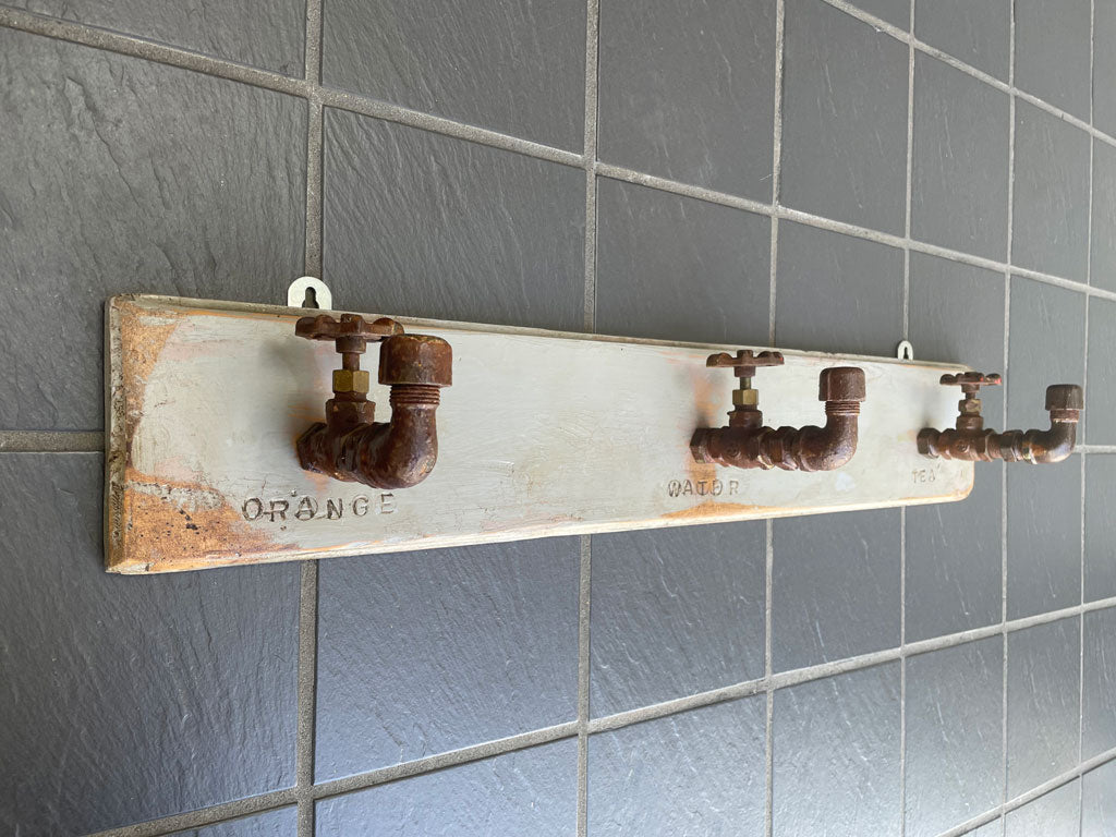 インダストリアルデザイン Industrial Design ビンテージ ウォールハンガー ハンガーラック 壁掛け 蛇口 フック 3連 中古品 買い取りしました。