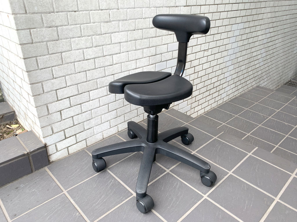 アーユルチェアー ayur chair オクトパス ブラック デスクチェア オフィスチェア キャスター 姿勢矯正 坐骨椅子 健康椅子 腰痛対策 定価￥52,800- 中古品 買い取りしました。