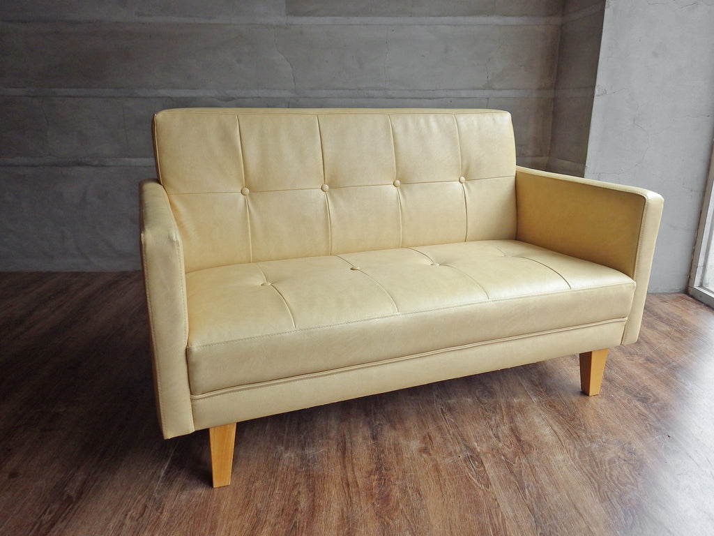 モモナチュラル MOMO natural ソユル SOEUR 2シーター ソファ PVCレザー イエロー ラブソファ 中古品 買い取りしました。