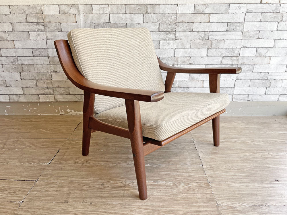 ゲタマ GETAMA GE530 イージーチェア 1人掛けソファ オーク材フレーム ファブリック オフホワイト系 ハンス・J・ウェグナー デンマーク 北欧ビンテージ 中古品 買い取りしました。
