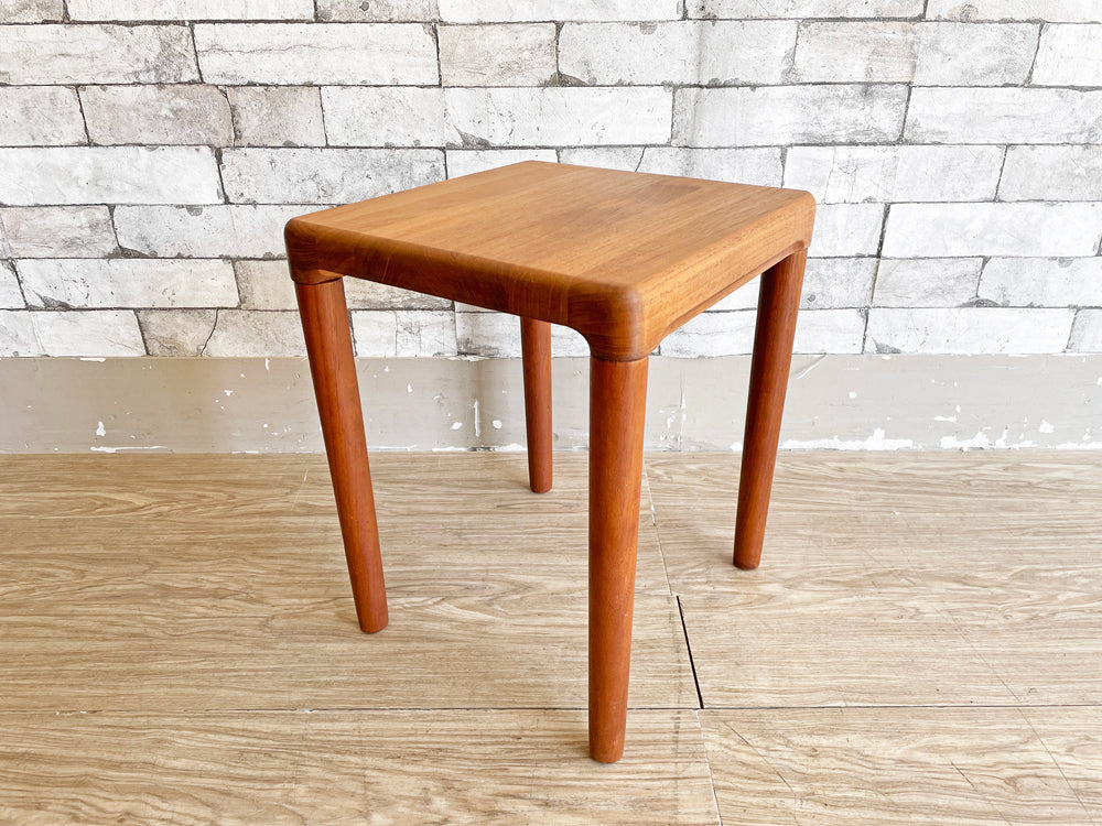 TOFTEN mobelfabrikke チーク無垢材 サイドテーブル デンマーク 北欧ビンテージ Vintage  中古品  買い取りしました。