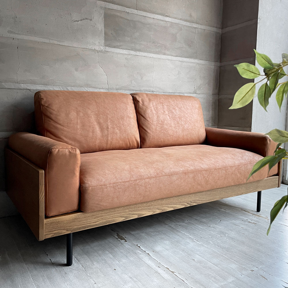 【学芸大学店】ウニコ unico トレル TREL カバーリングソファ 2.5Pソファ 2.5人掛けソファ アッシュ材 アイアンレッグ ファブリックレザー ブラウンカラー 定価¥161,150 買取させていただきました。