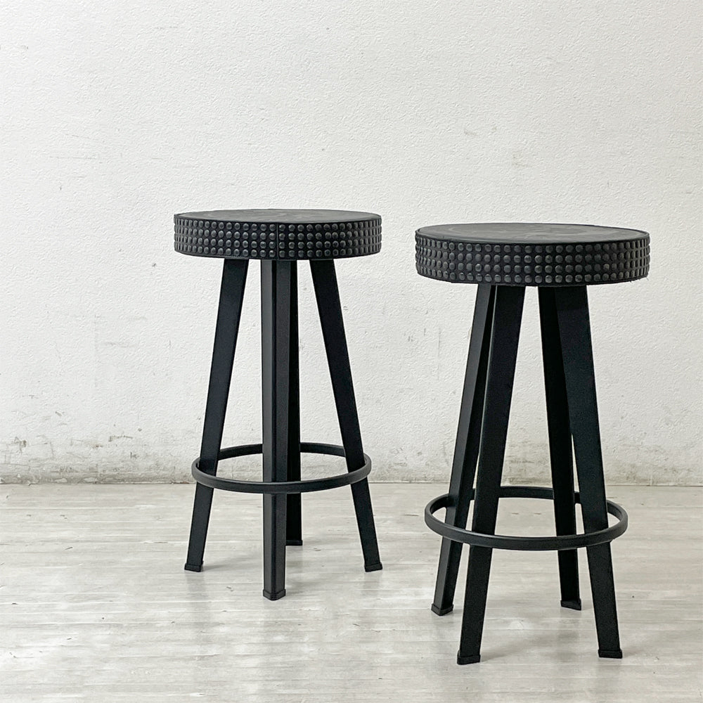【祖師ヶ谷大蔵店】ディーゼルリビング DIESEL LIVING バー スタッド スツール Bar Stud Stool ブレイブマン ロゴエンボスモデル 本革 スチール 高さ63cm モローゾ MOROSO 非売品 2脚 買取させていただきました。