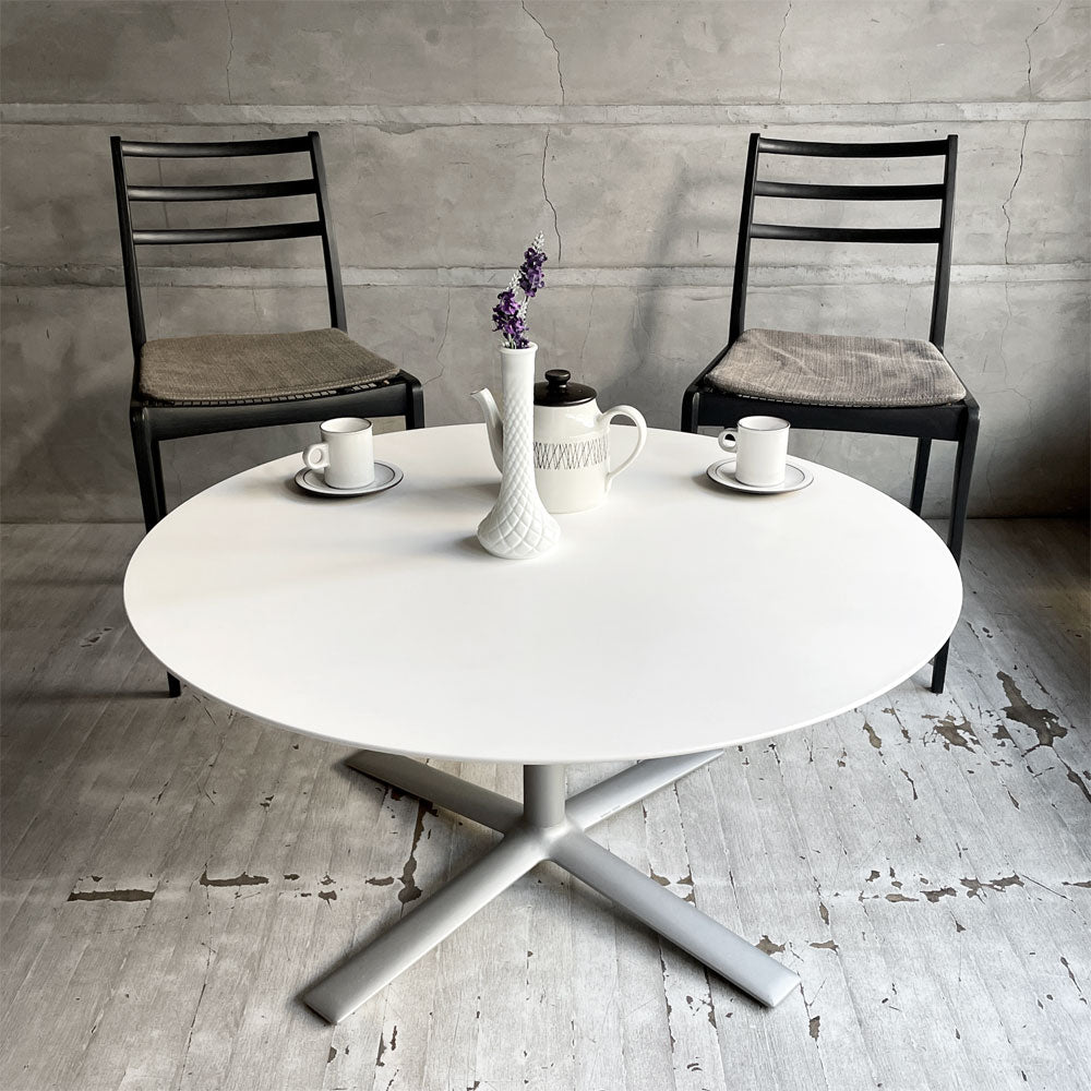 【学芸大学店】カッシーナイクスシー Cassina ixc. フロー FLOW コーヒーテーブル ラウンド天板 モダンデザイン 廃番サイズ 買取させていただきました。