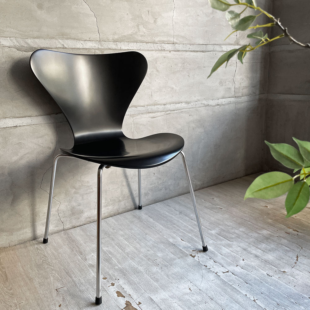 【学芸大学店】フリッツハンセン Fritz Hansen 3107 セブンチェア ラッカー ブラック リペイント済み アルネ・ヤコブセン デンマーク 北欧家具 ♪ 買取させていただきました。