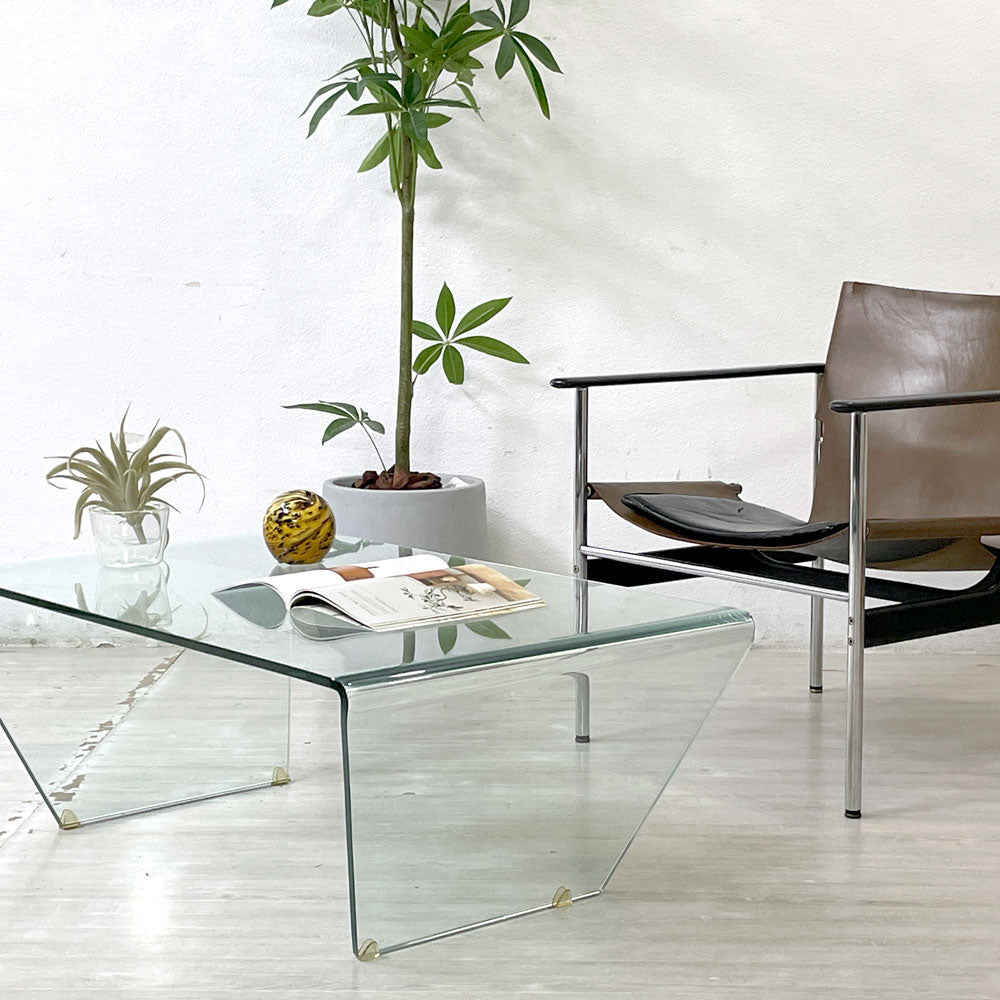 【祖師ヶ谷大蔵店】モーダエンカーサ moda en casa トラペズ trapez 100 コーヒーテーブル ガラス モダンデザイン 北欧 センターテーブル 廃番  買取させていただきました。