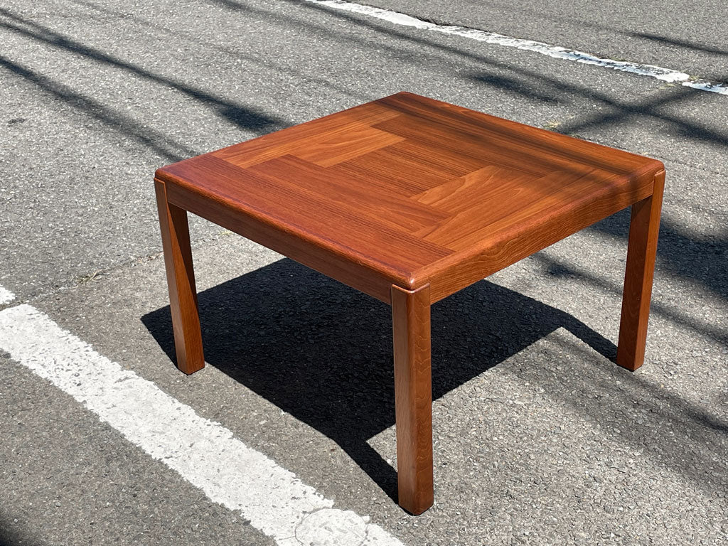 Vejle Stole & Mobelfabrik チーク材 コーヒーテーブル センターテーブル Henning Kjaernulf デンマーク 北欧ビンテージ ～ 材を味わう ～