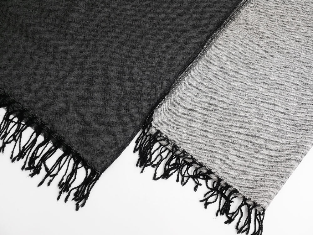 ラウムゲシュタルト Raumgestalt ハーマンズ ファインクロス Herman's Fine Cloth ストール マフラー 手織り 生糸100％ 未使用品 買い取りしました。