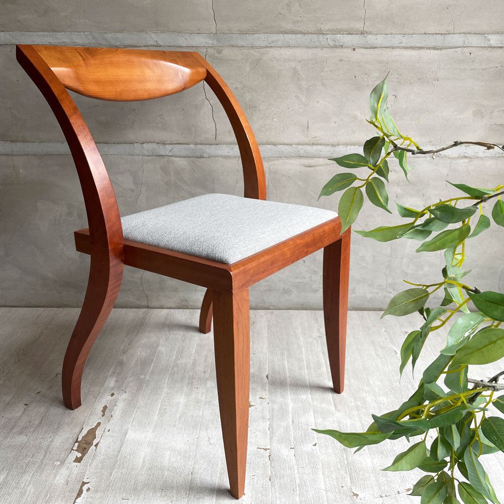 【学芸大学店】ポラダ porada アーレキン ARLEKIN ダイニングチェア チェリー材 ファブリック イタリアモダン 定価￥148,500-♪ 買取させていただきました。