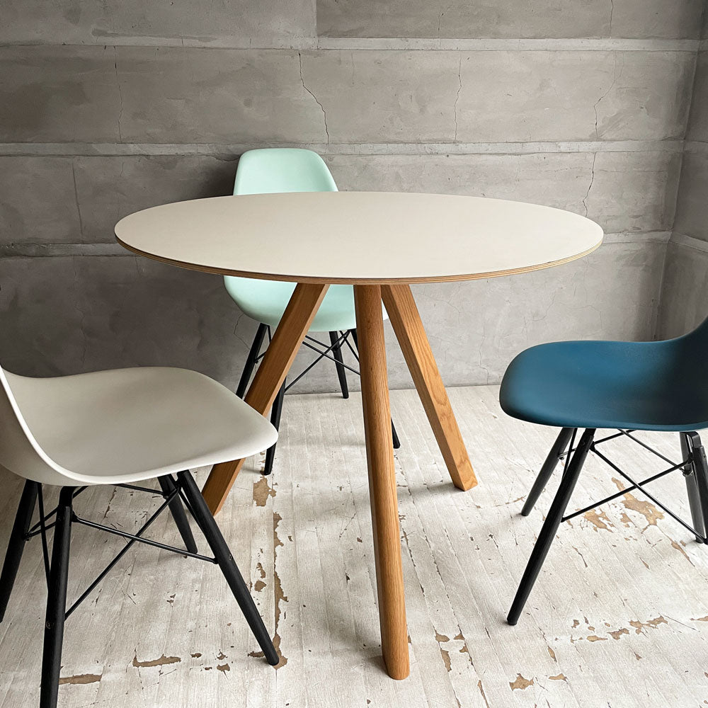 【学芸大学店】ヘイ HAY CPH 20 ラウンドテーブル ダイニングテーブル Φ90 リノリウム天板 オフホワイト モダン 北欧家具 ロナン＆エルワン・ブルレック 買取させていただきました。