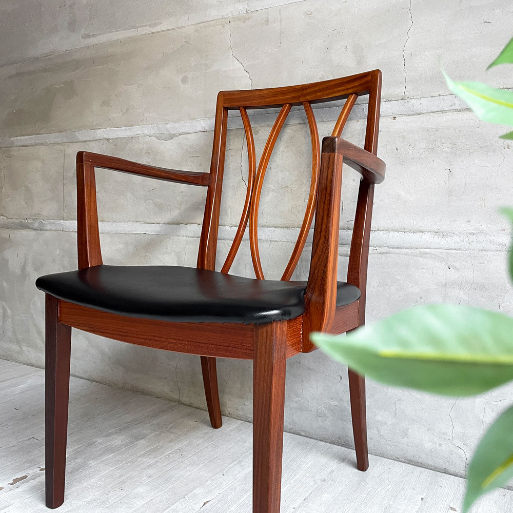 【学芸大学店】エベネゼルグーム Ebenezer Gomme ジープラン G-PLAN フレスコ Frescoエックスバック カーブバック アーム ダイニングチェア チーク材 合皮 UKビンテージ ♪ 買取させていただきました。