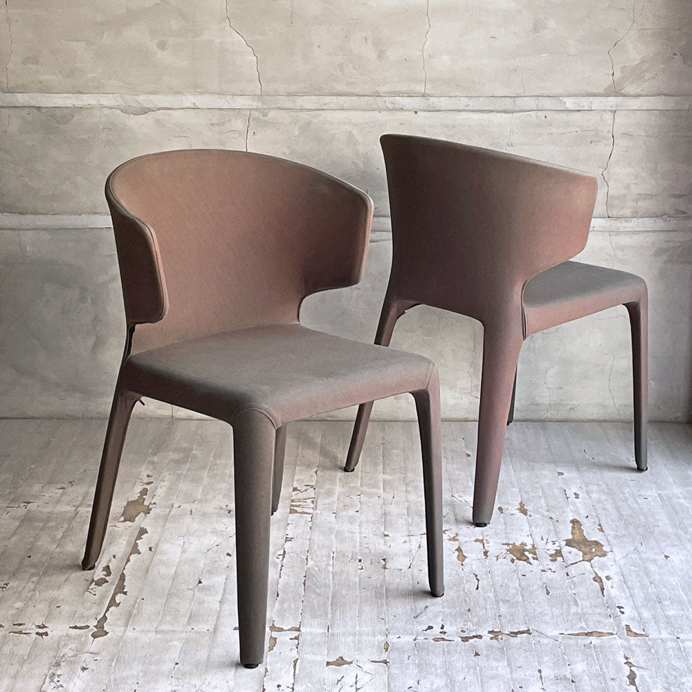 【学芸大学店】カッシーナ Cassina オラ 367 HOLA アームチェア ファブリック ハンス・ウェッツスタイン モダンデザイン 二脚買取させていただきました。