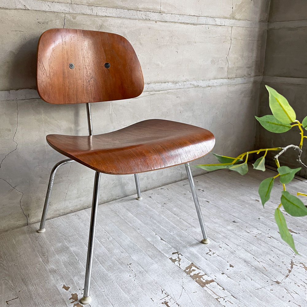 ハーマンミラー Herman Miller プライウッドダイニングチェア DCM ウォールナット メタルレッグ 90's ビンテージ C&R イームズ ミッドセンチュリー ～ 可愛くなった不朽の名作 ～