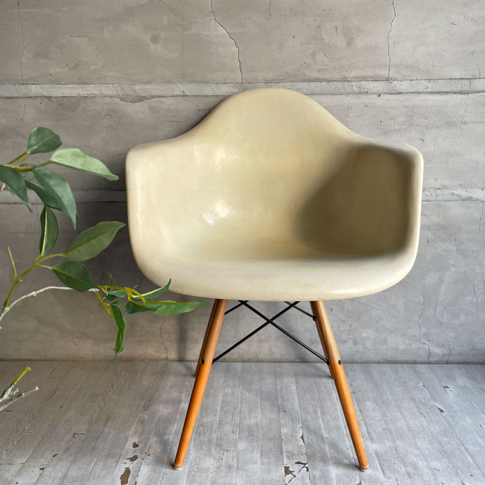 ハーマンミラー Herman Miller アームシェルチェア セカンド 2nd ビンテージ FRP パーチメント ダヴェルレッグベース イームズ ミッドセンチュリー～家の地図～