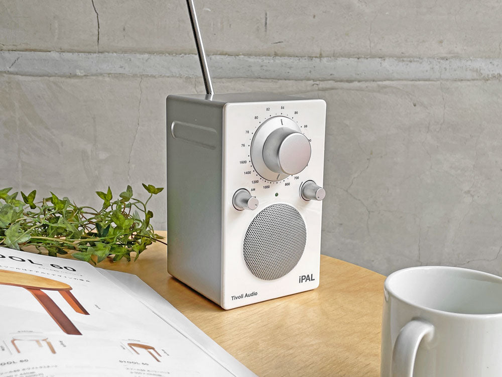 チボリ オーディオ Tivoli Audio アイパル iPAL ポータブルスピーカー＆ラジオ ホワイト×シルバー 中古品 買い取りしました。