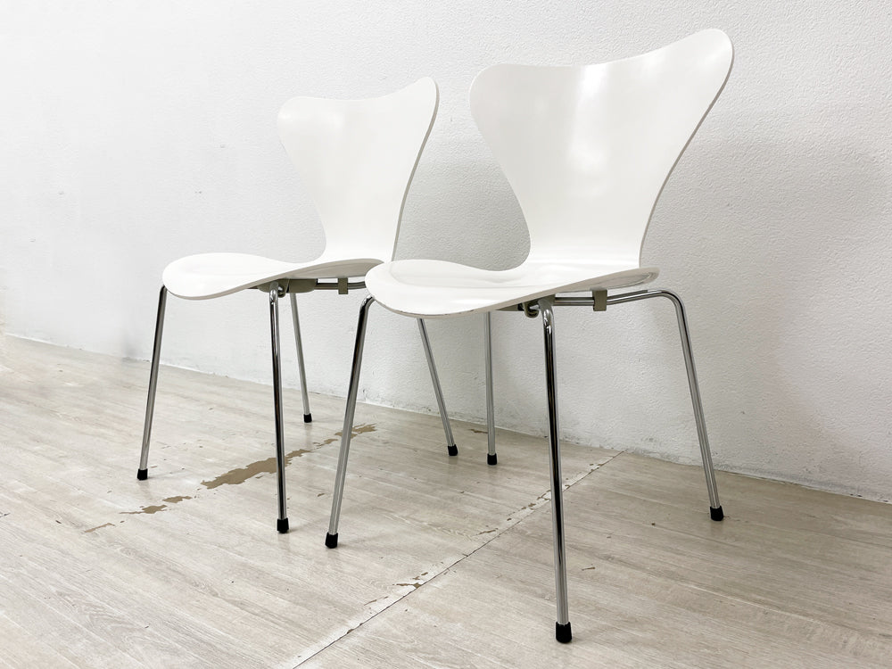フリッツハンセン Fritz Hansen セブンチェア ダイニングチェア スタッキングチェア ラッカー仕上げ ホワイト アルネ・ヤコブセン デンマーク 北欧家具 中古品 買い取りしました。