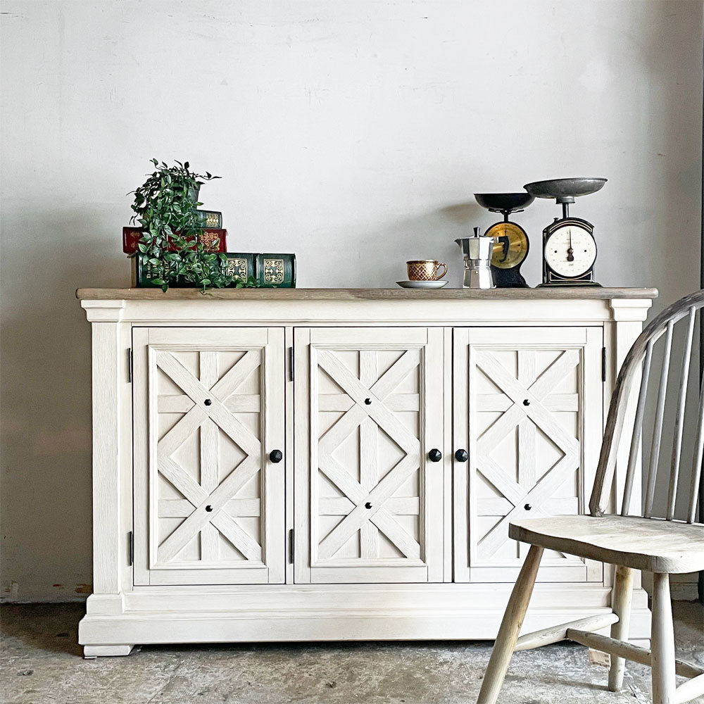 【自由が丘店】アシュレイ ファニチャー ホームストア Ashley Furniture HomeStore ダイニングサーバー Bolanburg Dining Room Server 収納棚 バーカウンター 西海岸スタイル 買取させていただきました。