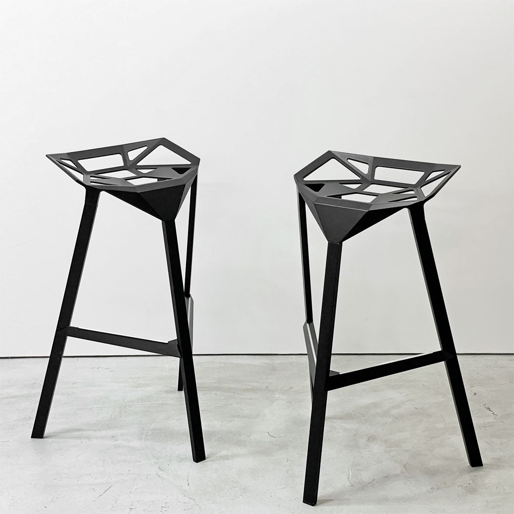 【祖師ヶ谷大蔵店】マジス MAGIS スツールワン STOOL_ONE カウンターチェア スタッキングチェア ブラック コンスタンチン・グルチッチ イタリア 2脚 買取させていただきました。