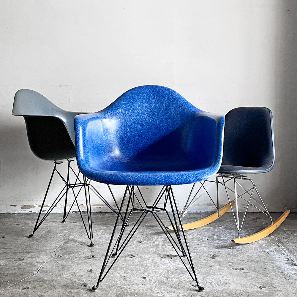 ハーマンミラー Herman Miller アームシェルチェア 現行FRP製 ウルトラマリンブルー エッフェルベース C&R イームズ ミッドセンチュリー ～ 名作、再び ～