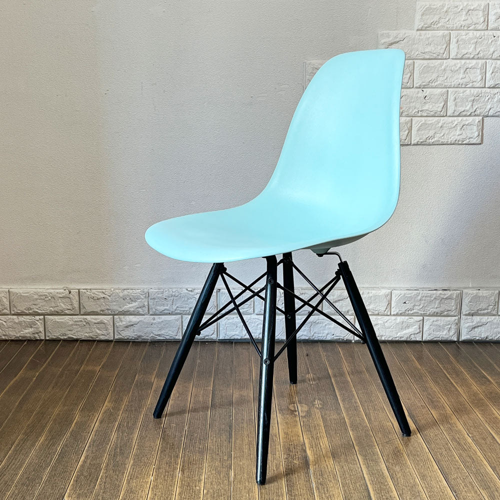 【経堂店】ハーマンミラー HermanMiller サイドシェルチェア ドゥエルレッグ DSW アクアスカイ × エボニー ポリプロピレン製 イームズ ミッドセンチュリー 買取させていただきました。