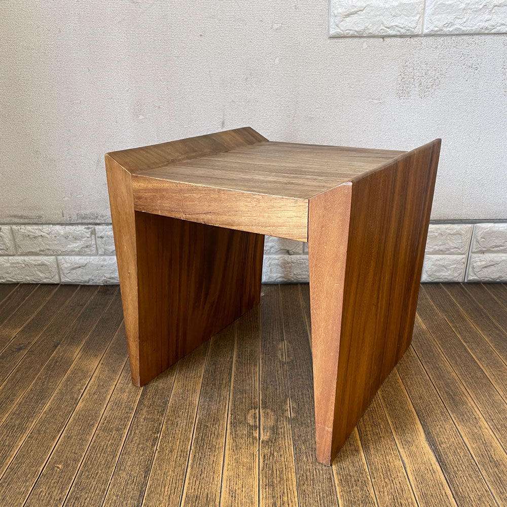 【経堂店】ナチュラルモダン Natural Modern チーク無垢材 スツール サイドテーブル 買取させていただきました。