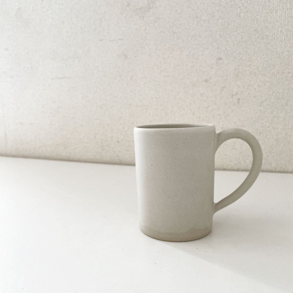 【経堂店】クリスチャンヌ・ペロション Christiane Perrochon ストーンウェアマグ Stoneware Mug サンド H11cm イタリア 参考価格￥15,950- 買取させていただきました。