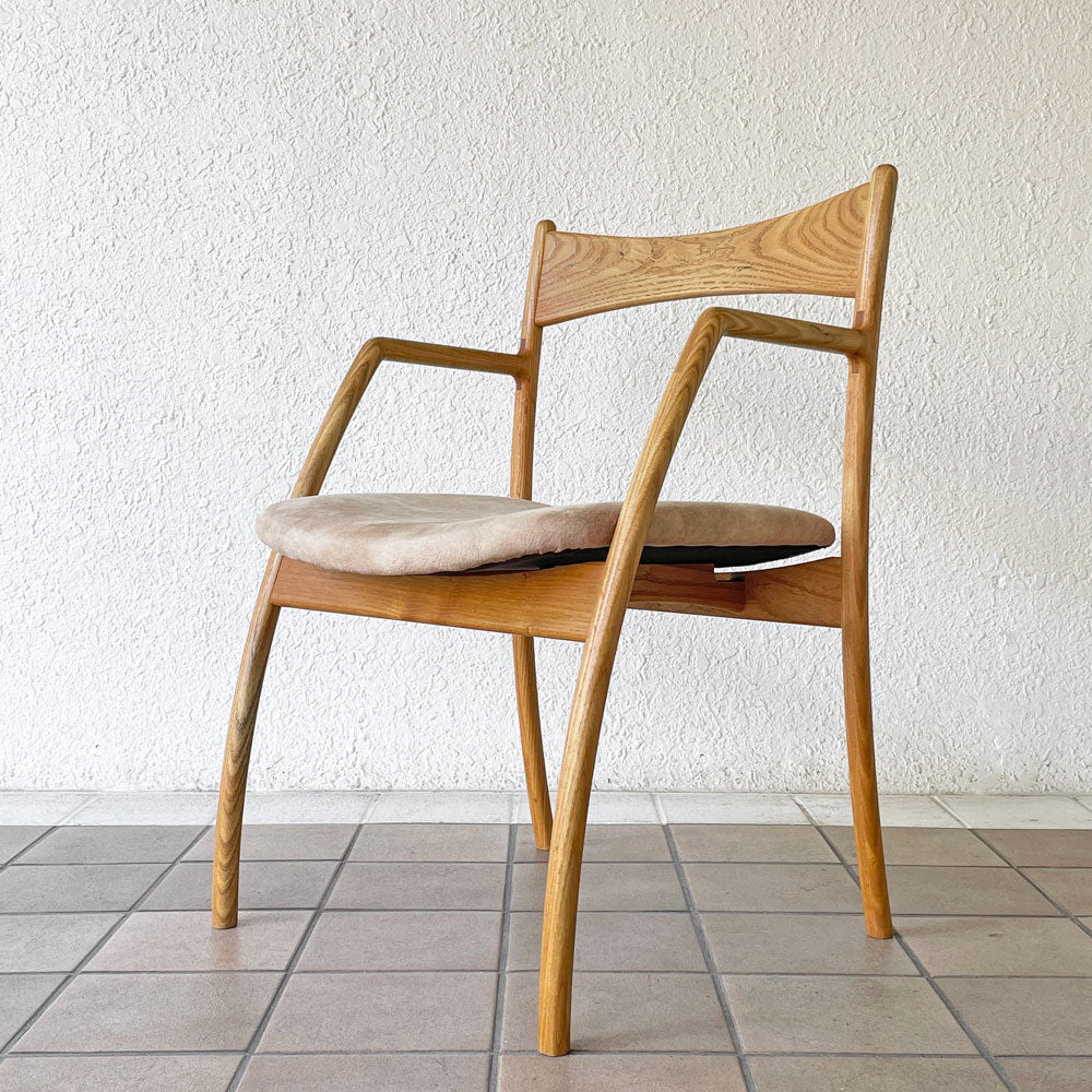  【用賀店】アンプ インテリアデザイン ANP INTERIOR DESIGN アンプチェア ANP chair with Arm ダイニングチェア アームチェア オーク無垢材 モダン 北欧スタイル 国産家具 買取させていただきました。