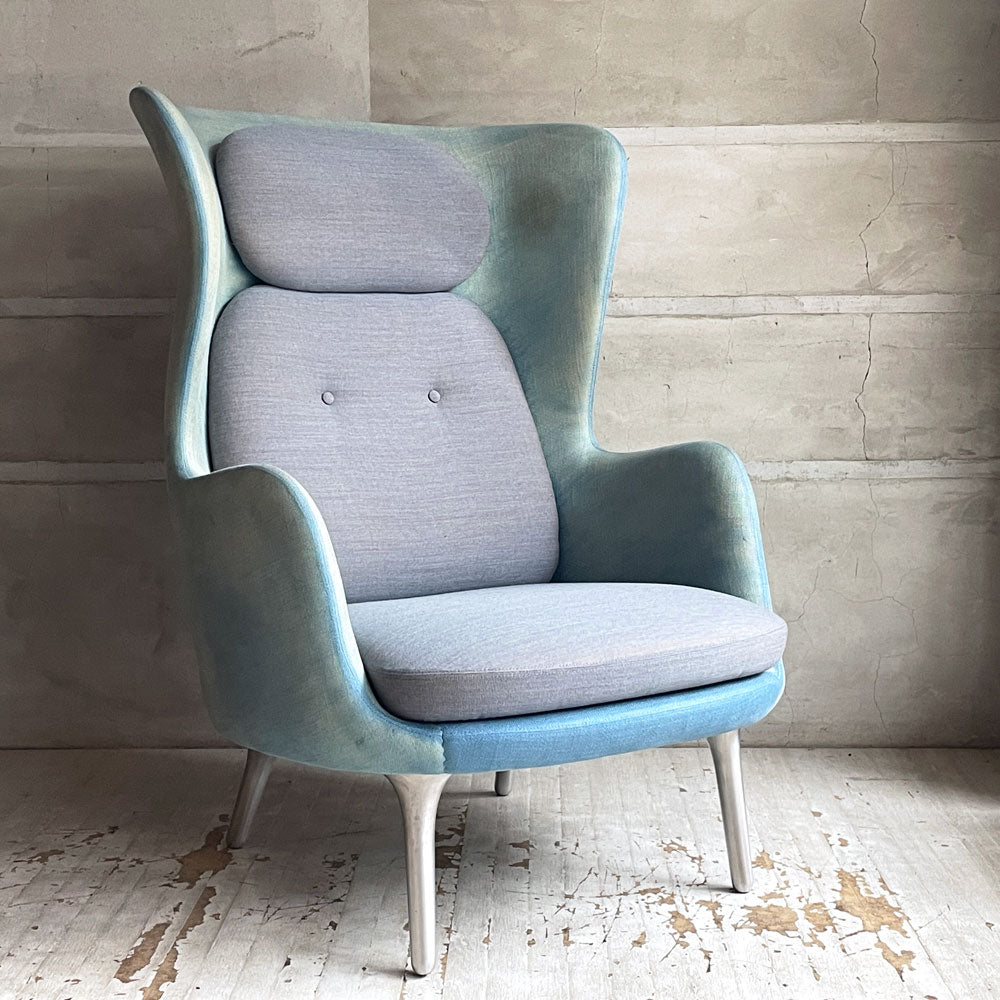 【学芸大学店】フリッツハンセン Fritz Hansen ロオチェア RO JH1 ラウンジチェア ファブリック Faded Denim Blue アルミベース ハイメ・アジョン 買取させていただきました。