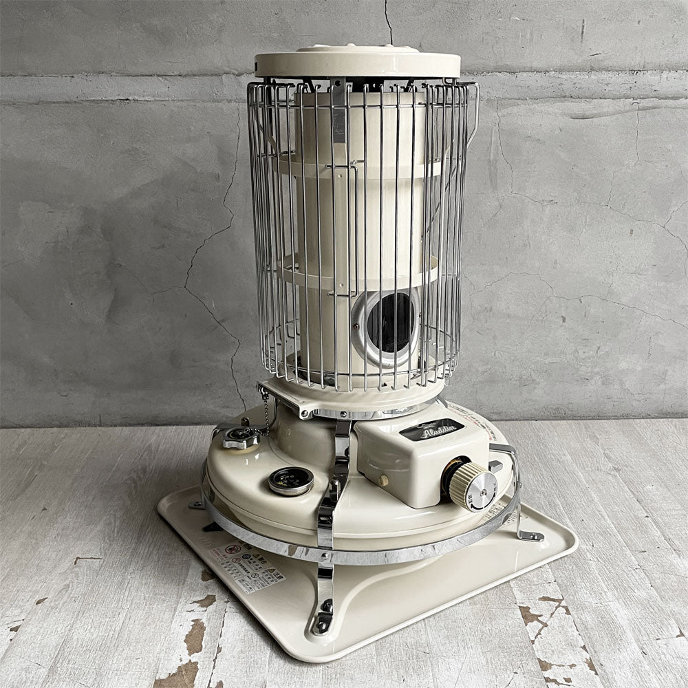 【学芸大学店】アラジン Aladdin BF3905 ブルーフレームヒーター ホワイト 自然通気型開放式 石油ストーブ BLUE FLAME 英国 2012年製 専用袋&芯クリーナー付き 説明書  キャンプ アウトドア 買取させていただきました。