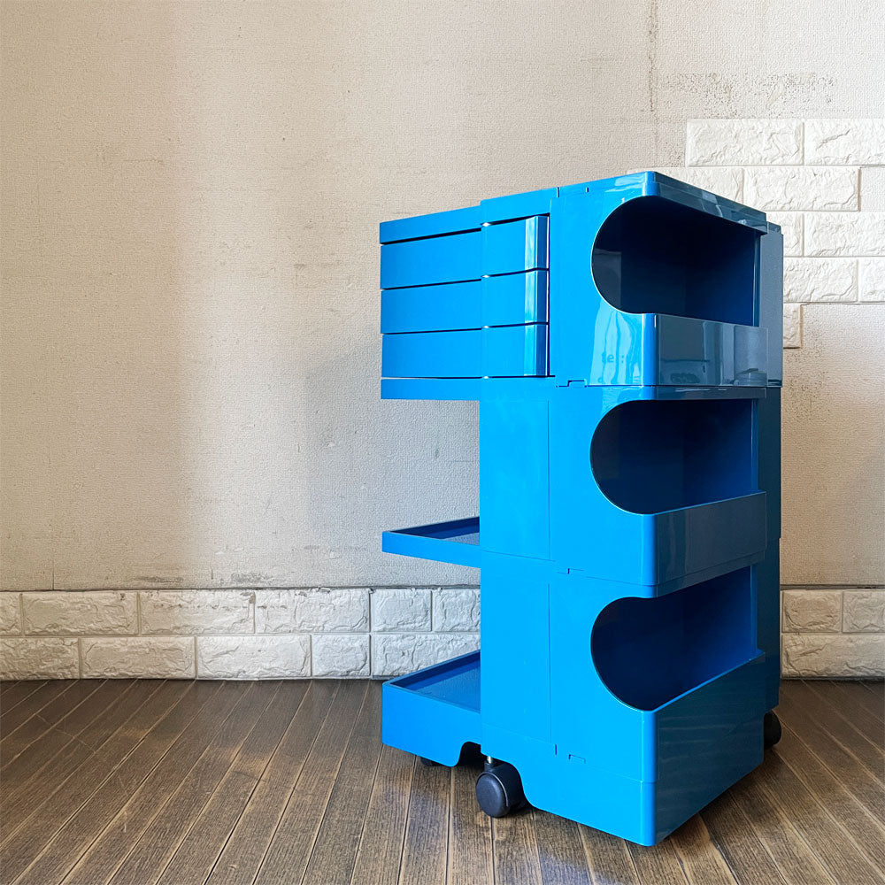 【経堂店】ビーライン B-LINE ボビーワゴン Boby Wagon 3段3トレイ エレクトリックブルー インナートレイ付 ジョエ・コロンボ MoMA イタリア 廃番カラー 買取させていただきました。