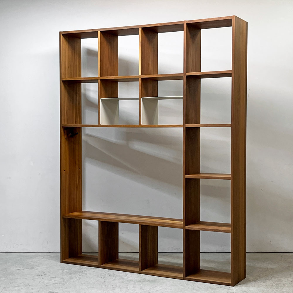 【祖師ヶ谷大蔵店】無印良品 MUJI スタッキングシェルフ 4列5段 TVボード仕様 壁面収納 飾り棚 ウォールナット コの字棚×2 木製フック×2 買取させていただきました。