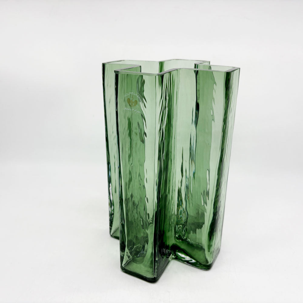 【祖師ヶ谷大蔵店】ホルムガード HOLMEGAARD クロスベース Crosses Vase Mサイズ H19cm 十字形の花瓶 フラワーベース グリーン デンマーク 北欧雑貨 買取させていただきました。