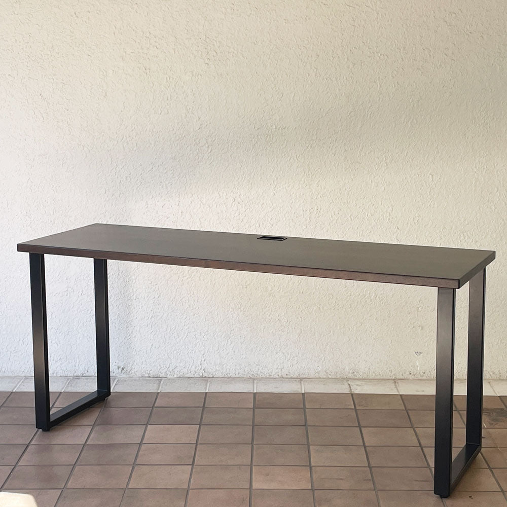 【用賀店】かなでもの KANADEMONO ザ・テーブル THE TABLE デスク ラバーウッド無垢材 W160 x D52 cm スチール スクエアレッグ ブラックブラウン×ブラック 配線孔付 買取させていただきました。