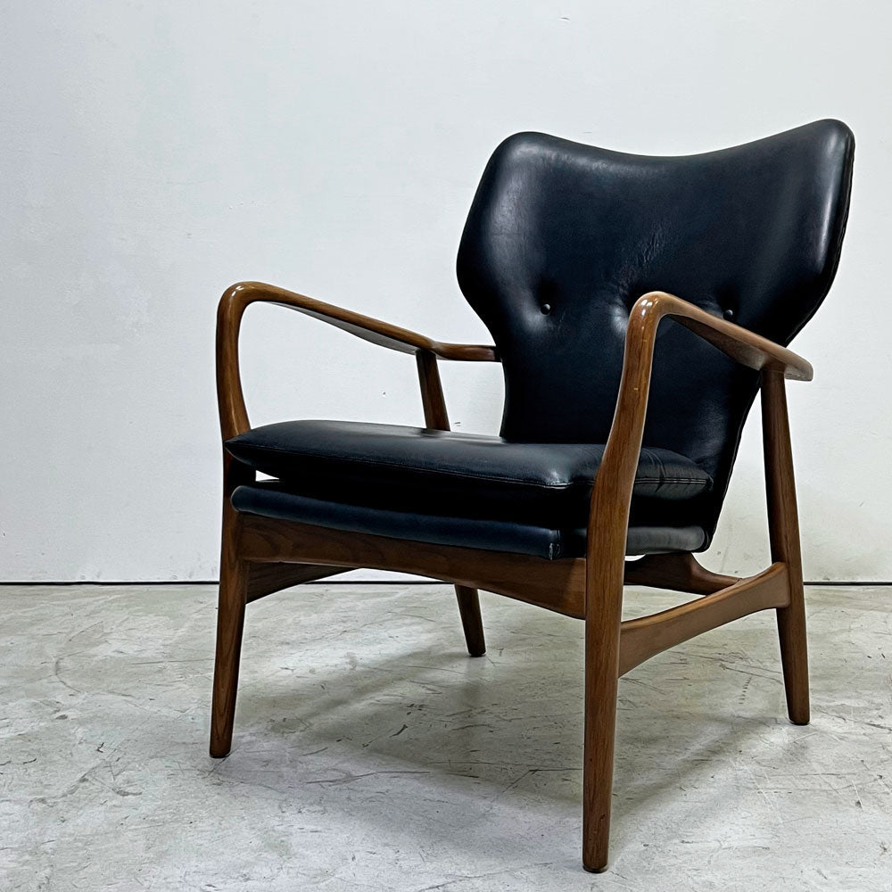 【祖師ヶ谷大蔵店】ポートランドファニチャー Portland Furniture マンティスチェア The Mantis Chair PVCレザー 1Pソファ ミッドセンチュリー 木製フレーム 買取させていただきました。