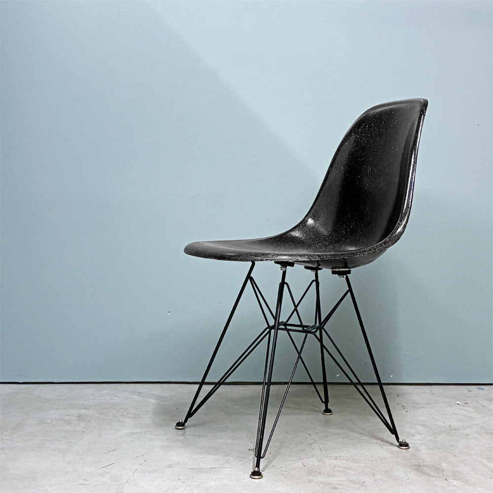 【経堂店】ハーマンミラー Herman Miller サイドシェルチェア セカンド 2nd FRP ブラック エッフェルベース イームズ ビンテージ ミッドセンチュリー 買取させていただきました。