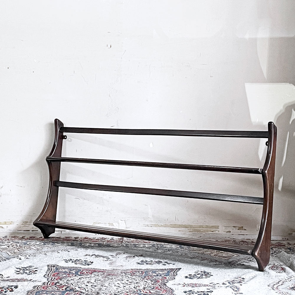 【自由が丘店】アーコール Ercol プレートラック ウォールラック 壁掛け 飾り棚 エルム材 UKビンテージ 英国家具 買取させていただきました。