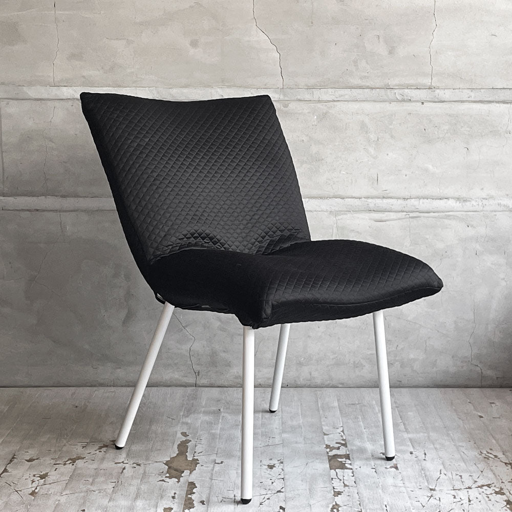 【学芸大学店】リーンロゼ ligneroset ロゼカラン ROSET Calin steel leg ダイニングチェア  ブラック×ホワイト キルティング スチールレッグ パスカル ムールグ フランス 買取させていただきました。