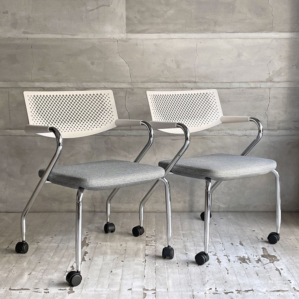【学芸大学店】ヴィトラ vitra ビザロール Visaroll デスクチェア ミーティングチェア キャスターベース スタッキング アントニオ・チッテリオ 2脚セット 買取させていただきました。