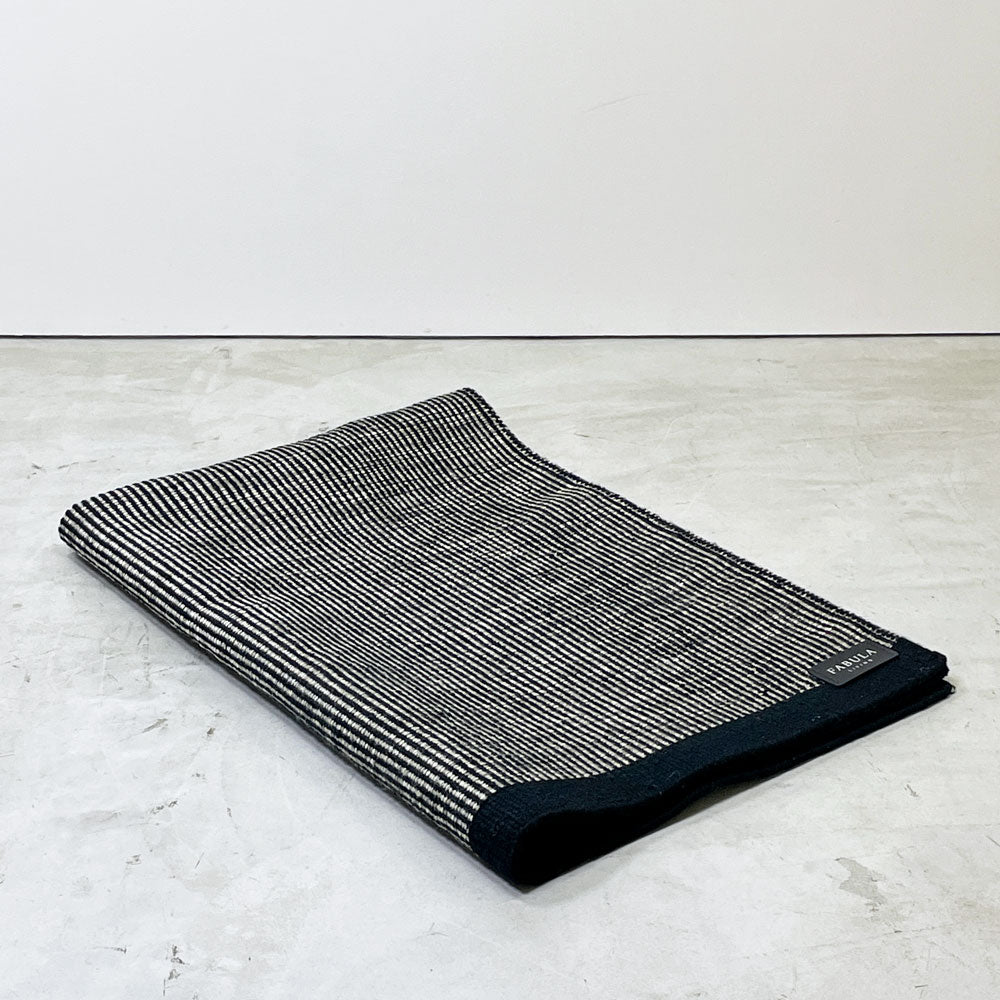 【祖師ヶ谷大蔵店】ファビュラ FABULA HARALD ラグ 140×200cm ホワイト×ブラック ニュージーランドウール ACTUS取扱 北欧 デンマーク 買取させていただきました。