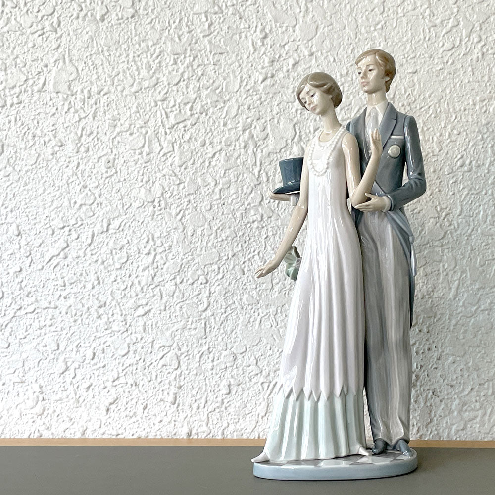 【用賀店】リヤドロ LLADRO 若い外交官 フィギュリン 陶器人形 ポーセリンアート 置物 オブジェ スペイン 廃番 買取させていただきました。