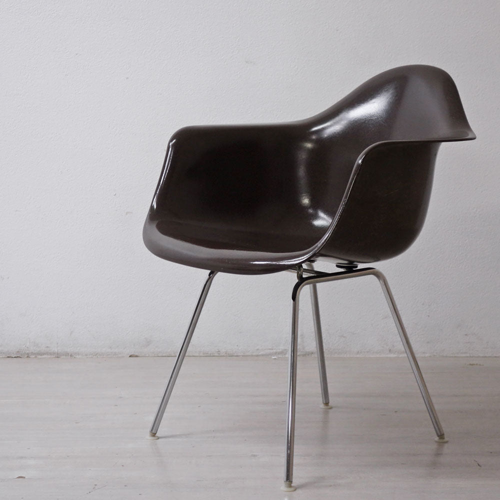 【祖師ヶ谷大蔵店】ハーマンミラー Herman Miller アームシェルチェア FRP製 ブラウン ビンテージHベース C&R イームズ ミッドセンチュリー 買取させていただきました。
