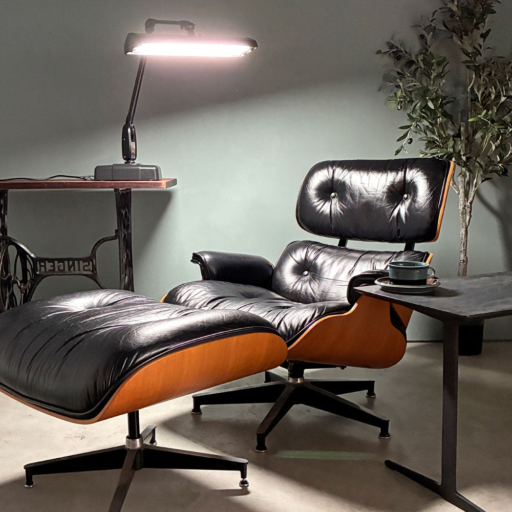ハーマンミラー Herman Miller イームズラウンジチェア＆オットマン ブラックレザー ウォールナット C&Rイームズ ミッドセンチュリー 1999年製 ～ 70年愛され続ける理由 ～