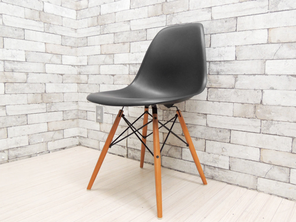 ハーマンミラー HermanMiller × ヴィトラ vitra 廃盤 Wネーム C&R.イームズ Eames サイドシェルチェア ダウェルベース ブラック   中古品 買い取りしました。