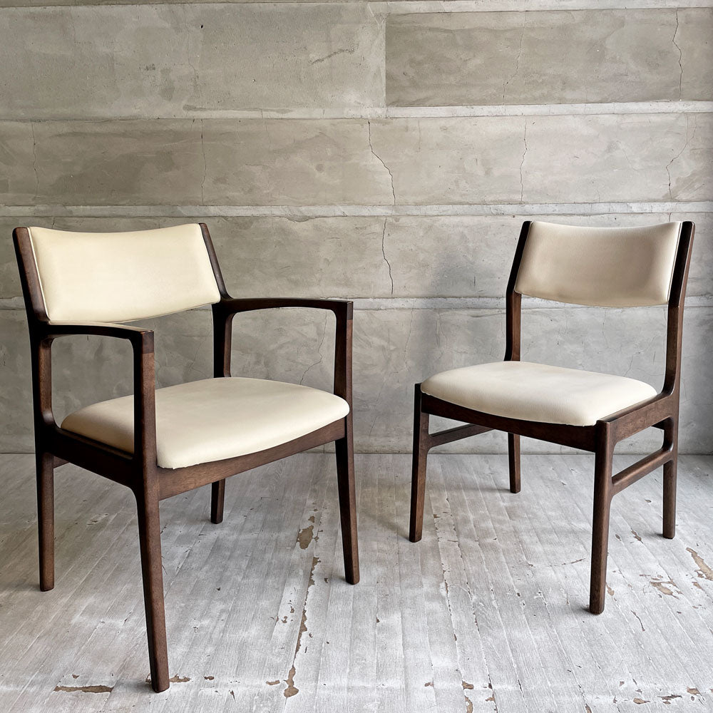 【学芸大学店】カリモク60+ Karimoku60+ ダイニングチェア アームチェア アームレスチェア スタンダードアイボリー×モカブラウン ジャパニーズミッドセンチュリー オーダー仕様  ♪ 買取させていただきました。