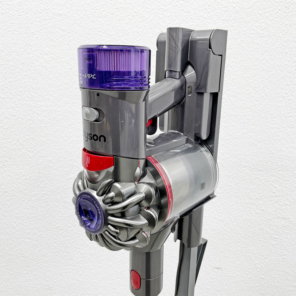 【登戸BASE店】ダイソン dyson V8 Slim Fluffy コードレス掃除機 SV10K EXT BK 専用充電ドック & アタッチメント付 買取させていただきました。