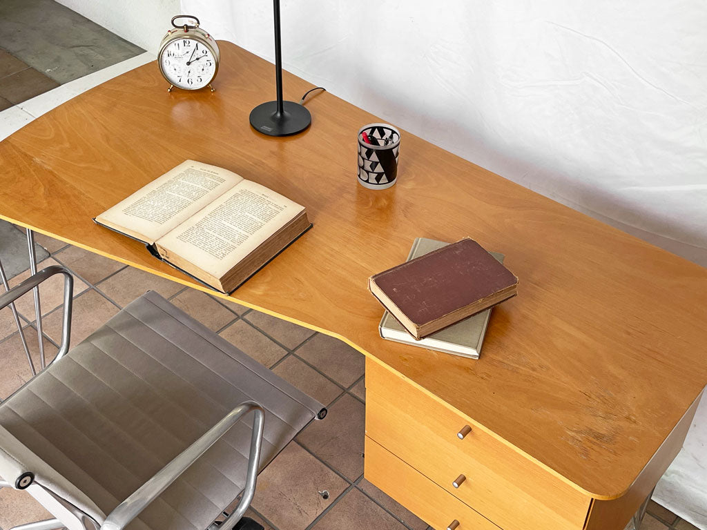 スウェーデンビンテージ Sweden Vintage ワークデスク 片袖 ビーチ材 アシンメトリートップ クロームレッグ モダンデザイン ～ へんな形のいい形 ～